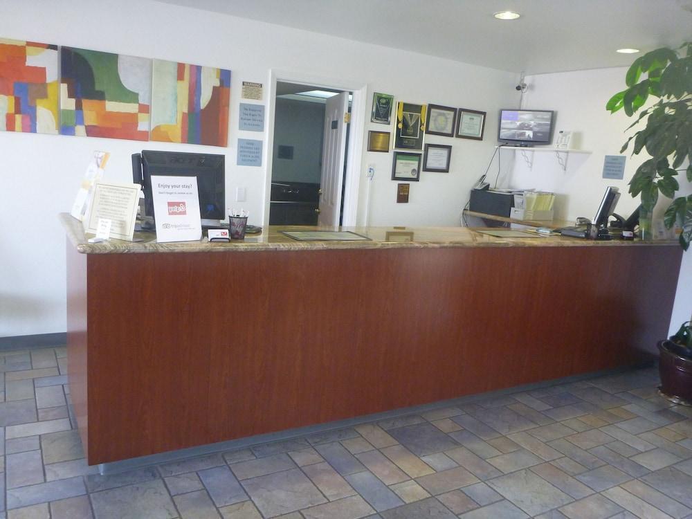 Days Inn By Wyndham Ridgecrest Near China Lake Naval Station Exterior photo