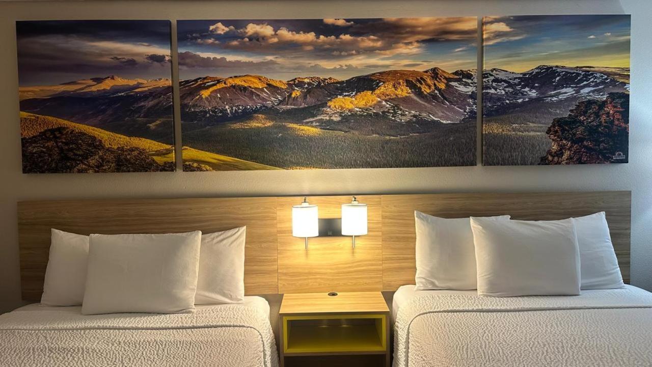 Days Inn By Wyndham Ridgecrest Near China Lake Naval Station Exterior photo