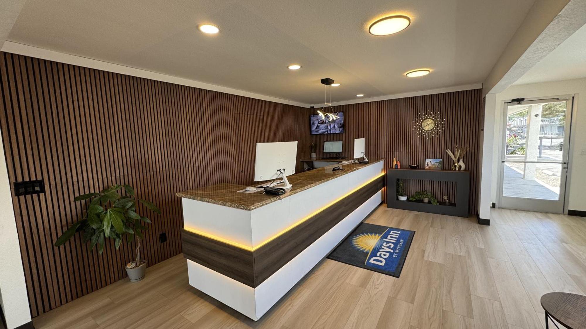 Days Inn By Wyndham Ridgecrest Near China Lake Naval Station Exterior photo